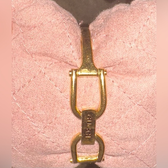 Gucci Horsebit
Vintage Gucci 1500L Horsebit Gold Plated Bangle Watch - Picture 5 of 15